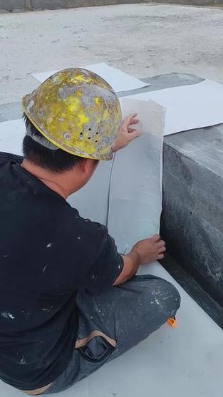 施工现场实拍 #自粘胶膜防水卷材 #防水工程 @dou+上热门