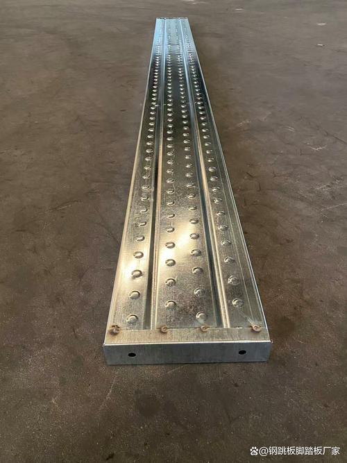 实体工厂 建筑施工中,钢跳板和隧道走道板是保障工程安全的关键材料